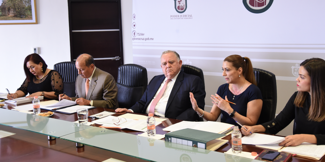 Evalúan avances de estrategia contra la violencia de género; ofrecen número gratuito para denuncias