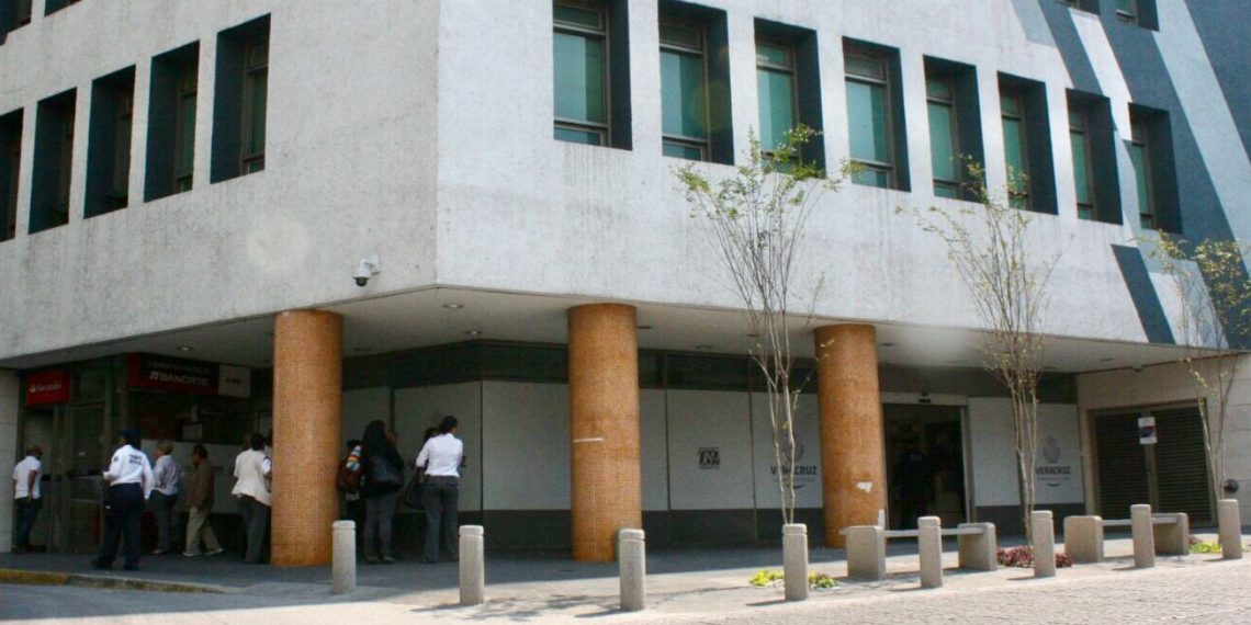 Pasan la charola en la secretaria de seguridad Publica!!
