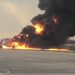 IMPACTANTE: Pasajeros saltan del avión que se incendió en un aeropuerto de Moscú