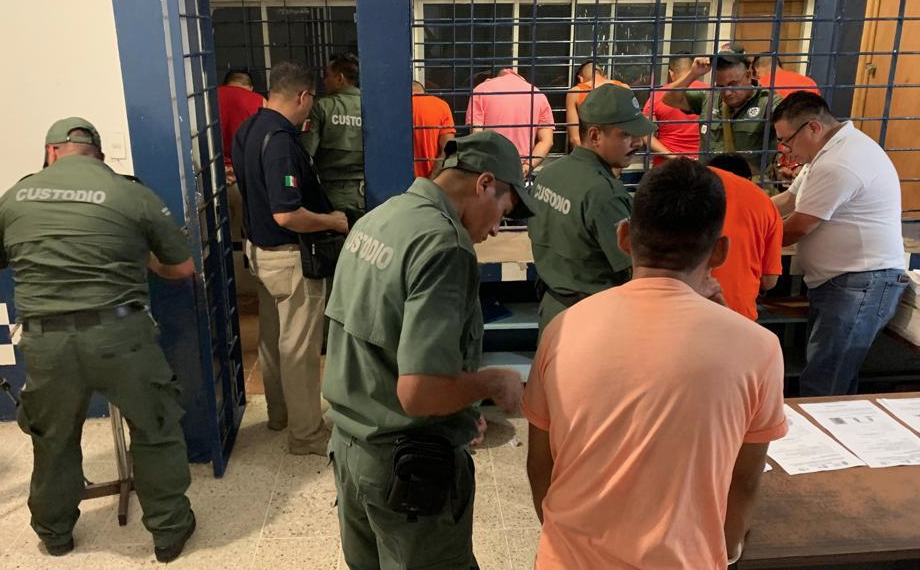 Se llevan a los 14 reos más peligrosos del penal de Coatza, sólo quedó uno