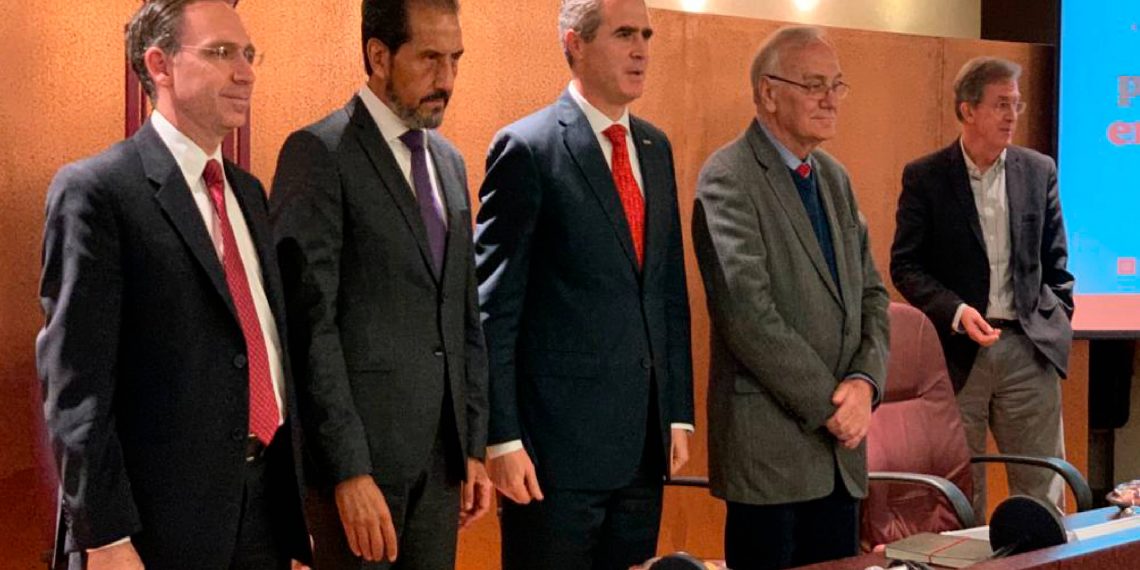 AMLO debe cumplir y dejar de prometer