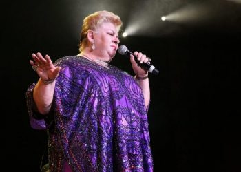 Grave de salud Paquita la del Barrio