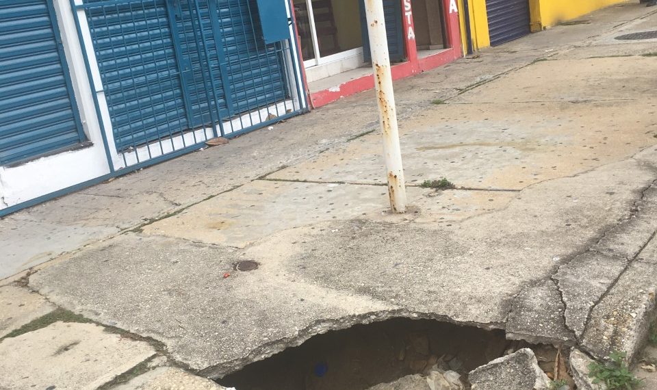 #Denuncia Ciudadana:Carranza tiene abandonada las banquetas