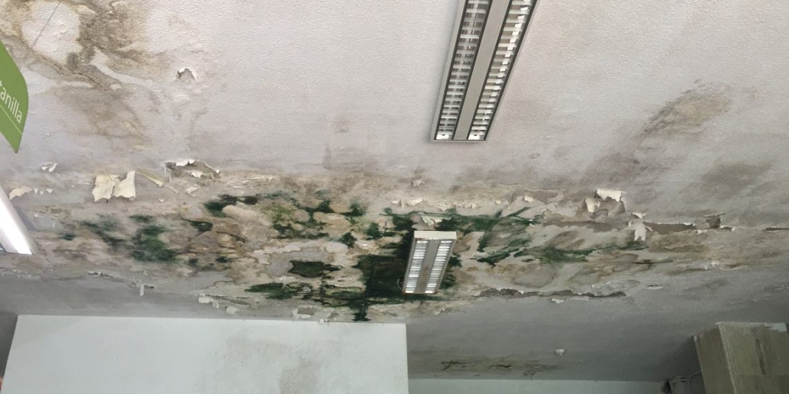 En ruinas oficinas de correos