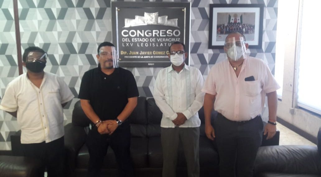 Abogados se reunen para analizar temas jurídicos en Congreso