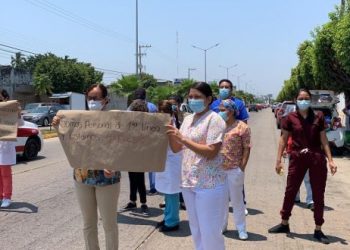 Exigen los médicos del Issste vacunas