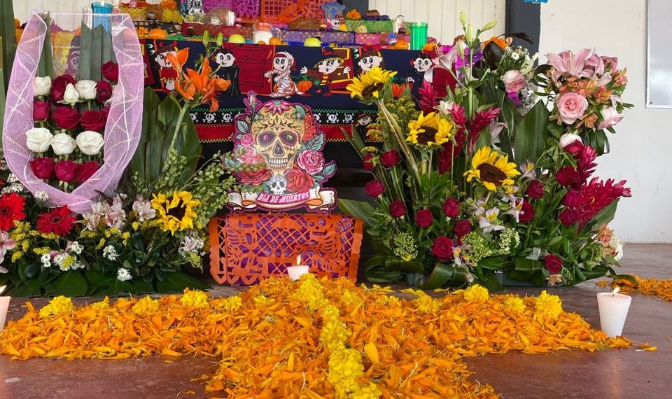 ALTAR DE MUERTOS DEL UPAV  CRIMINOLOGIA Y CRIMINALISTICA.