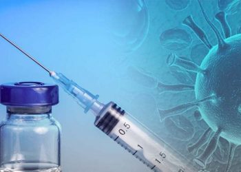 Vacunas anti-COVID-19 podrían ser menos eficaces ante ómicron: OMS