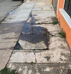 DENUNCIAN FUGA DE AGUAS NEGRAS EN EL TESORO