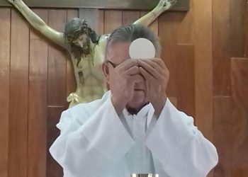 FELIGRESES PIDEN ORACION POR EL PBRO. URIEL MEDINA ROMERO