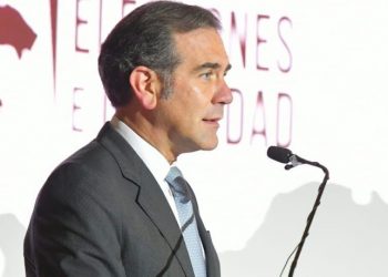 Lorenzo Córdova, único orador de la Marcha por Nuestra Democracia