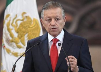 López confiesa en su mañanera que le ordenaba a Zaldívar presionar a jueces