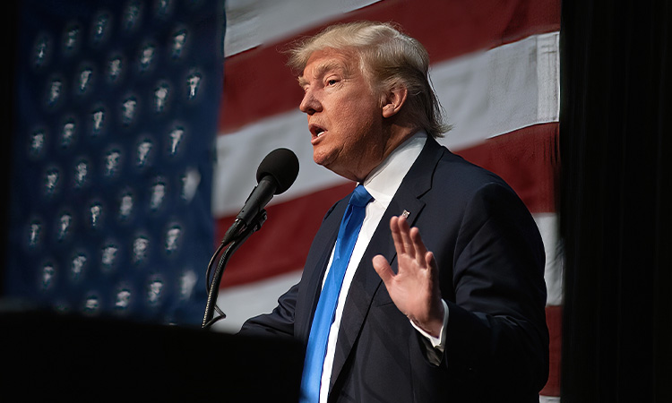 Trump asume presidencia con promesas de cambios radicales