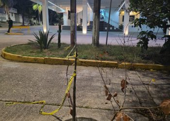 Negligencia municipal mantiene abierto peligroso registro urbano